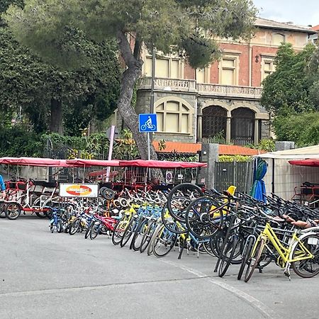 Casa Rosa Lucia Centrale Con Parcheggio Сан Ремо Екстериор снимка
