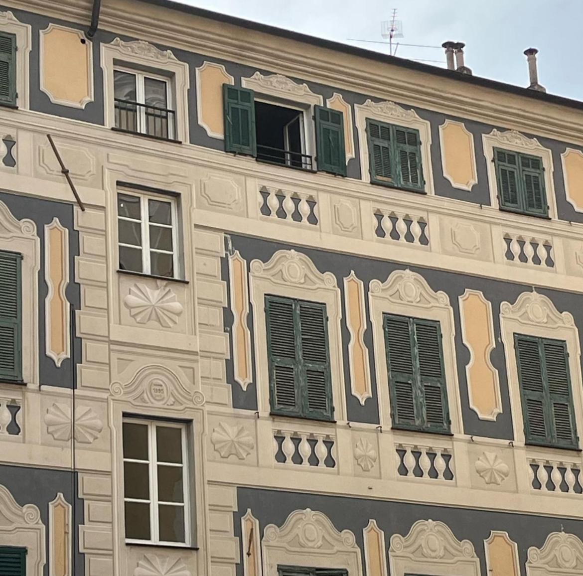 Casa Rosa Lucia Centrale Con Parcheggio Сан Ремо Екстериор снимка